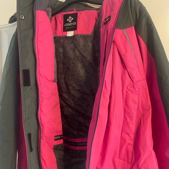 NWT!!!  Women’s Gemyse pink and gray waterproof ski jacket - large - Picture 11 of 13